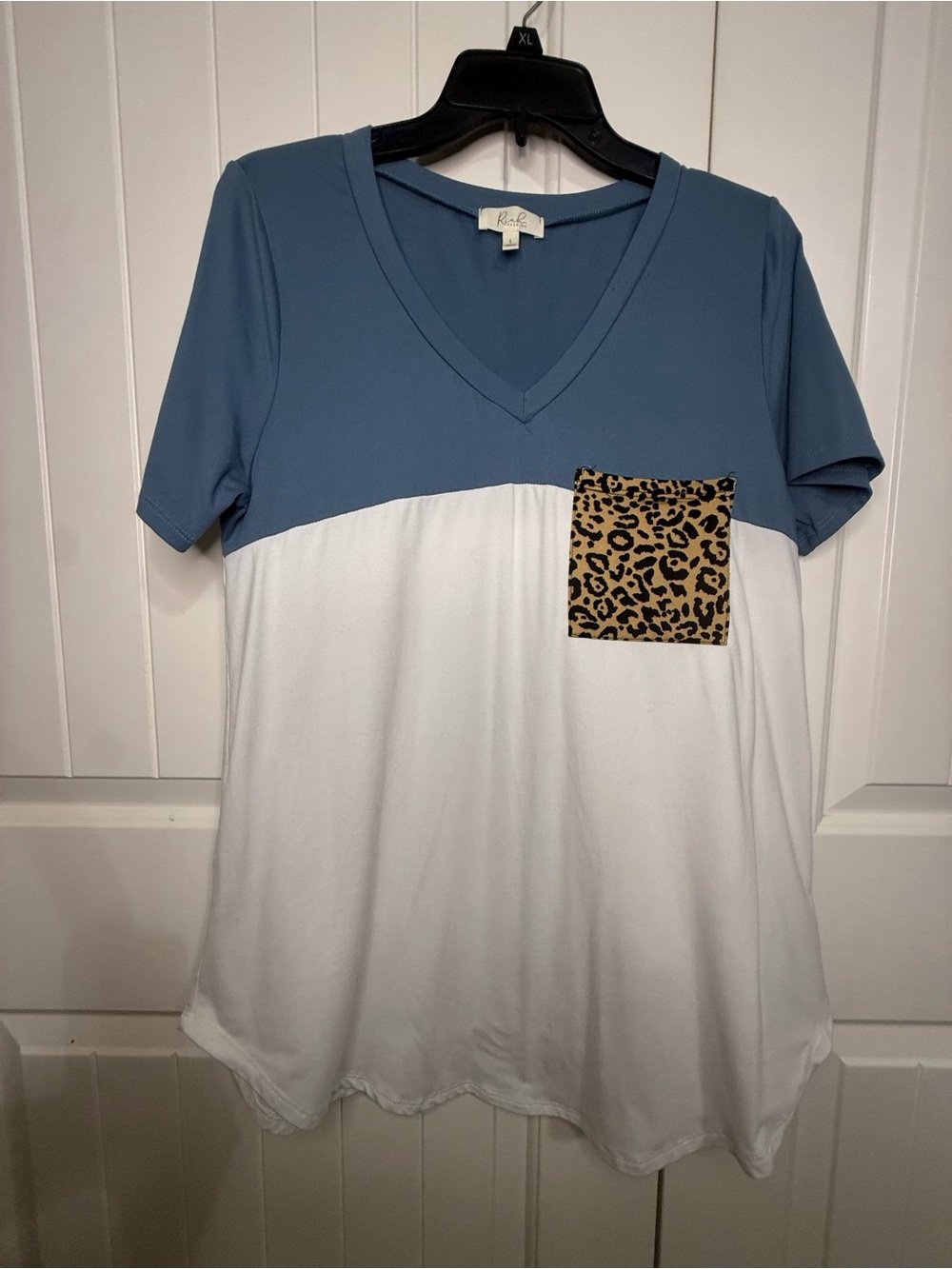 Blue and White V-Neck Colorblock Tee with Leopard Chest Pocket
